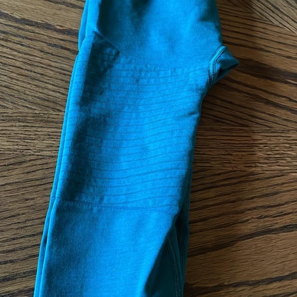 Women’s Turquoise Alphalete Compression Leggings Size XS Never Worn - Picture 10 of 11